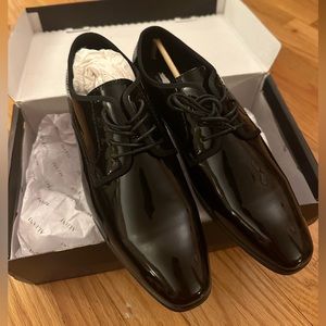 Patent leather tuxedo shoes
